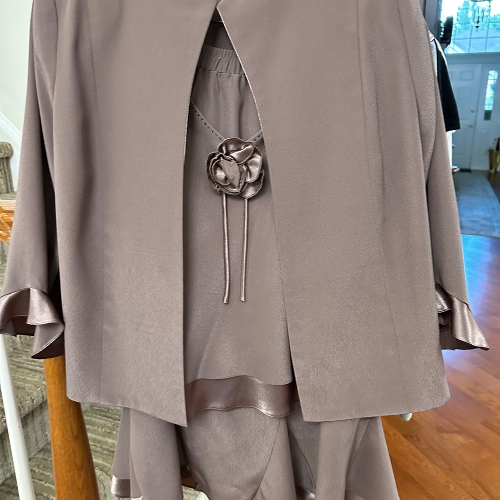 Womens 3 piece suit.